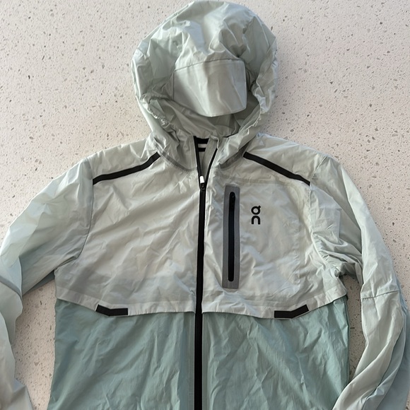 ON CLOUD LIGHTWEIGHT JACKET - Picture 3 of 5